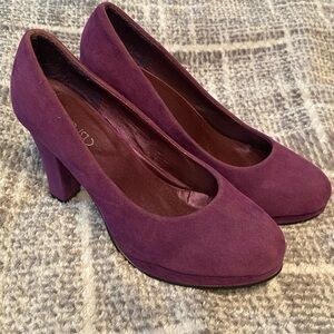 C’est Chic, Purple Pumps